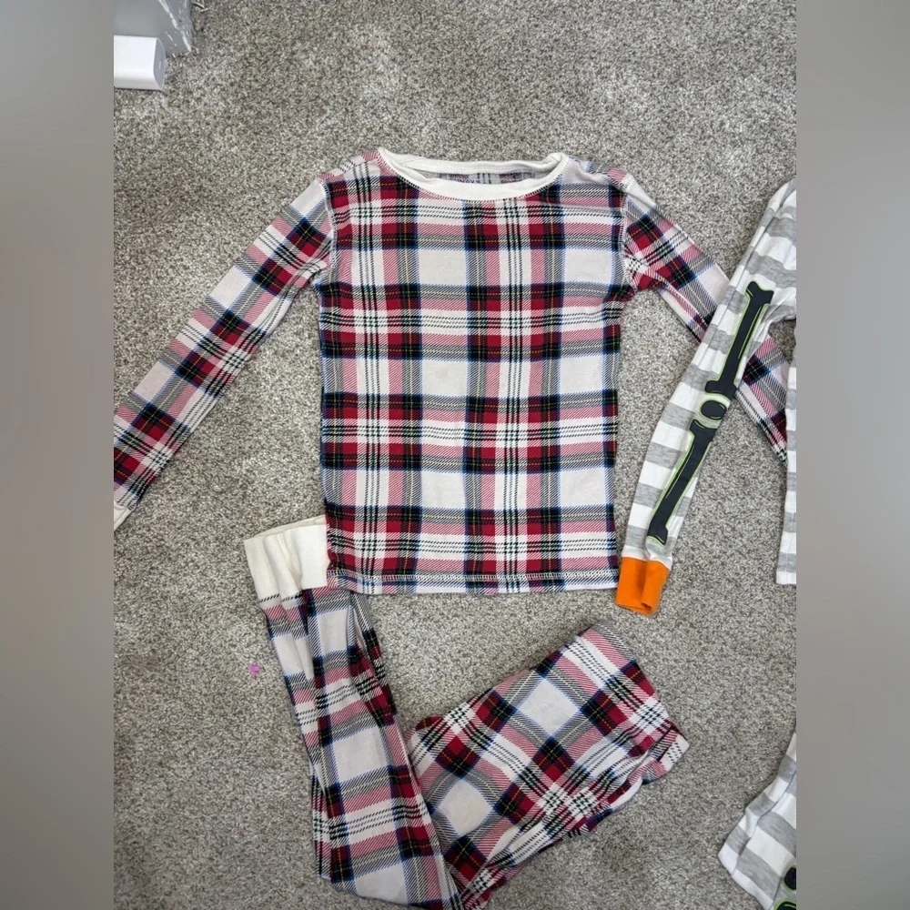 Little boy holiday pajamas size 6 pajama sets skeleton Halloween pajamas